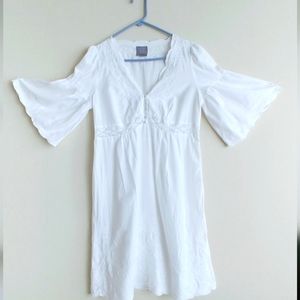 White embrodry sexy eyelet wide sleeves dress.